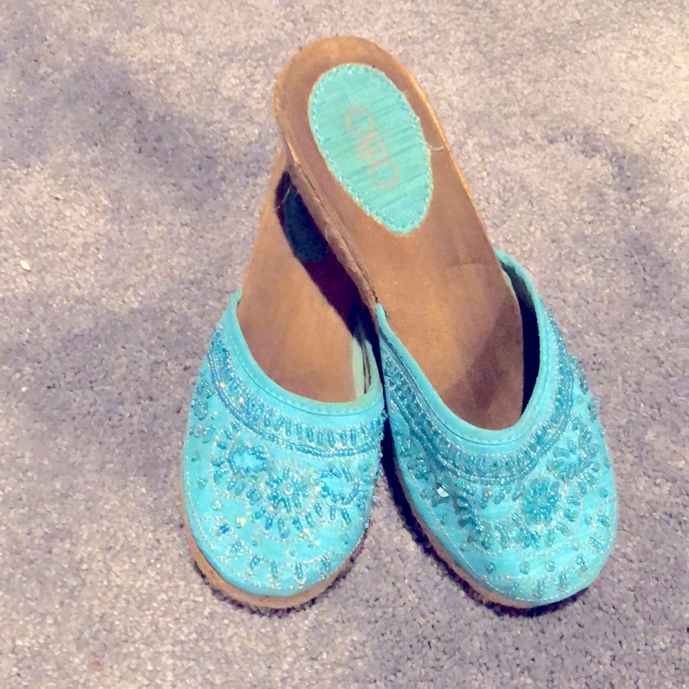 Cato size 5 Blue beaded wedges
